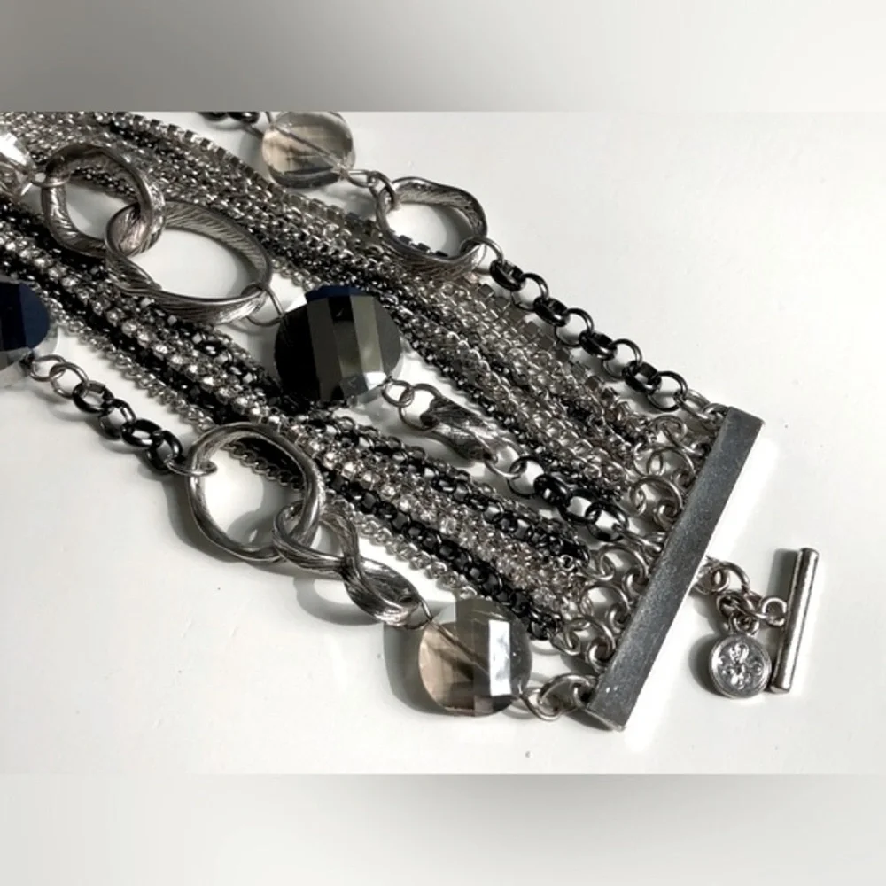 Unique Silver and Black Bracelet - Picture 2 of 6